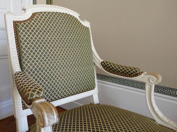 Louis XVI so-called a la Reine armchair, 18th century - attributed to Claude Sené