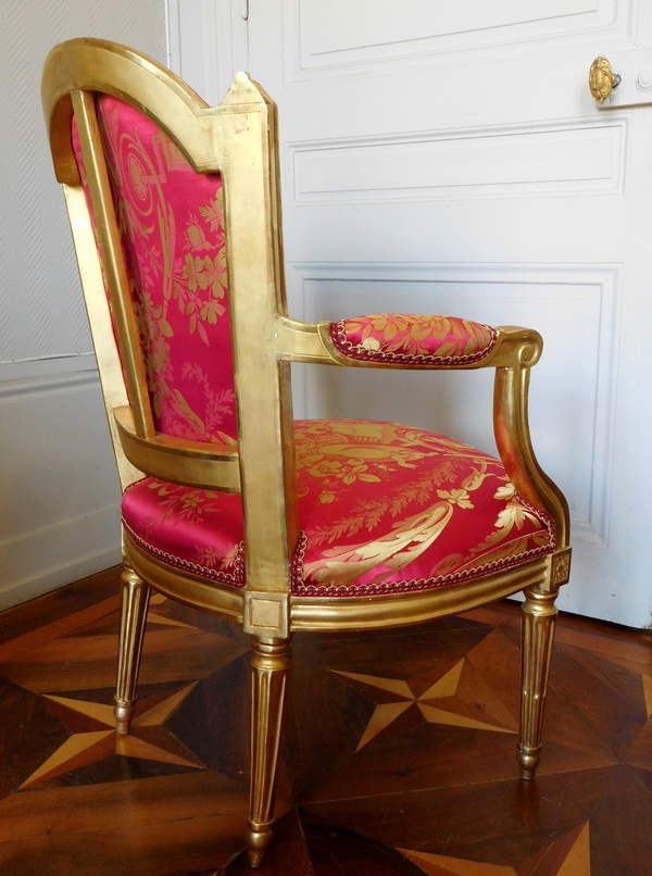 LN Mariette : fauteuil cabriolet d'apparat d'époque Louis XVI, bois doré et soie - estampillé