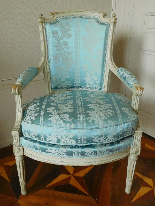 Fauteuil cabriolet d'époque Louis XVI, garniture à carreau