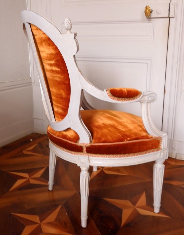 Fauteuil cabriolet d'époque Louis XVI attribué à Jean-Baptiste Séné - velours de soie