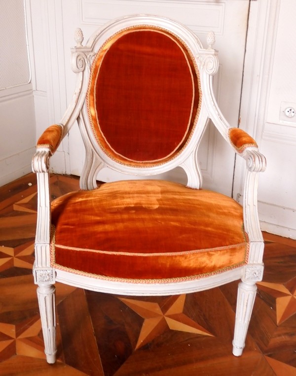 Fauteuil cabriolet d'époque Louis XVI attribué à Jean-Baptiste Séné - velours de soie