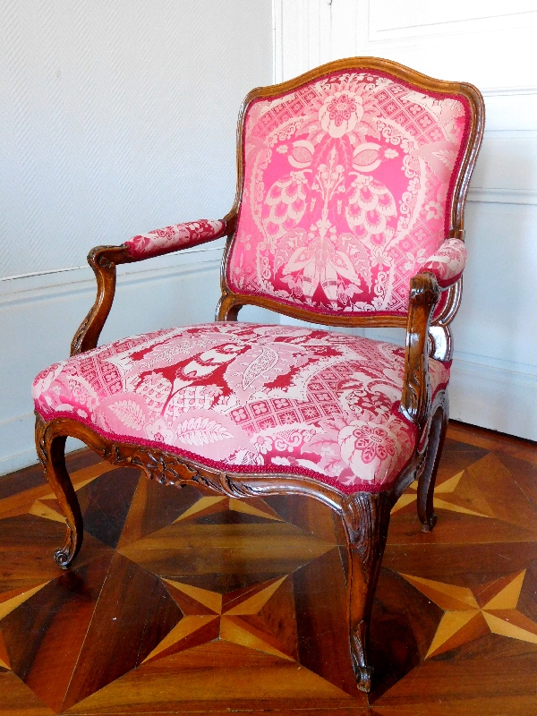 Michel Cresson : Louis XV so-called à la Reine armchair, 18th century