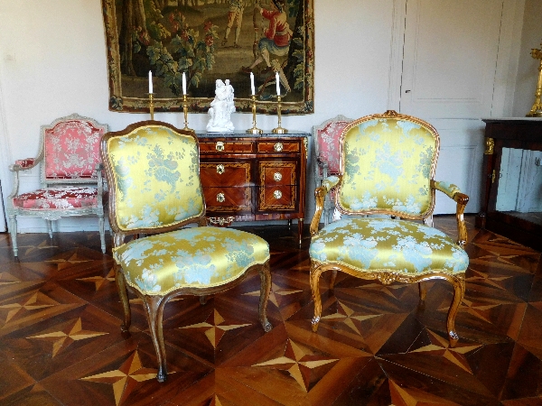 Fauteuil à la Reine d'époque Louis XV, travail parisien