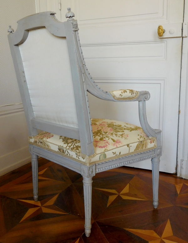 Marc Gautron : fauteuil de bureau d'époque Louis XVI finement sculpté en soie brochée - estampillé