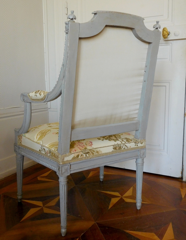 Marc Gautron : fauteuil de bureau d'époque Louis XVI finement sculpté en soie brochée - estampillé