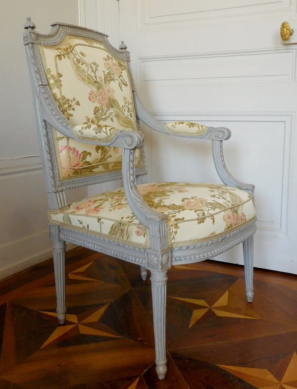 Marc Gautron : fauteuil de bureau d'époque Louis XVI finement sculpté en soie brochée - estampillé