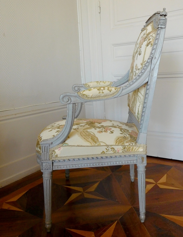 Marc Gautron : fauteuil de bureau d'époque Louis XVI finement sculpté en soie brochée - estampillé