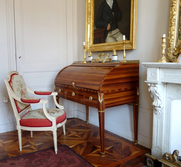 Claude Sené : fauteuil à la Reine d'époque Louis XVI estampillé, tapisserie de Beauvais & numéro d'inventaire