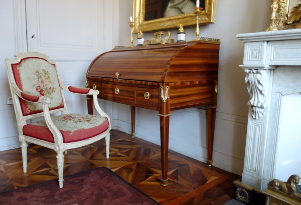 Fauteuil à la Reine d'époque Louis XVI, tapisserie de Beauvais & numéro d'inventaire