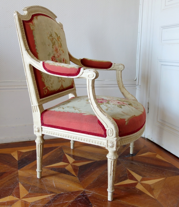 Fauteuil à la Reine d'époque Louis XVI, tapisserie de Beauvais & numéro d'inventaire