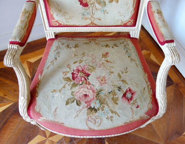 Fauteuil à la Reine d'époque Louis XVI, tapisserie de Beauvais & numéro d'inventaire