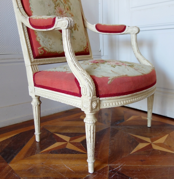 Fauteuil à la Reine d'époque Louis XVI, tapisserie de Beauvais & numéro d'inventaire