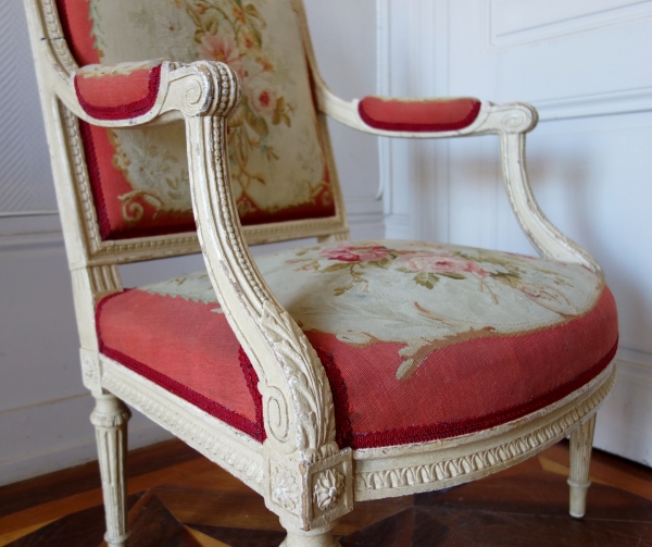 Fauteuil à la Reine d'époque Louis XVI, tapisserie de Beauvais & numéro d'inventaire