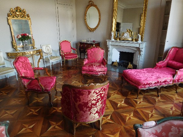 Fauteuil à la Reine d'époque Louis XV, estampille d'Augustin Mathon