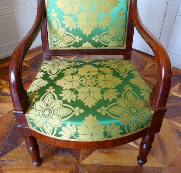 Fauteuil royal par Jacob au Chateau d'Eu - époque Empire Restauration - estampille et numéro d'inventaire