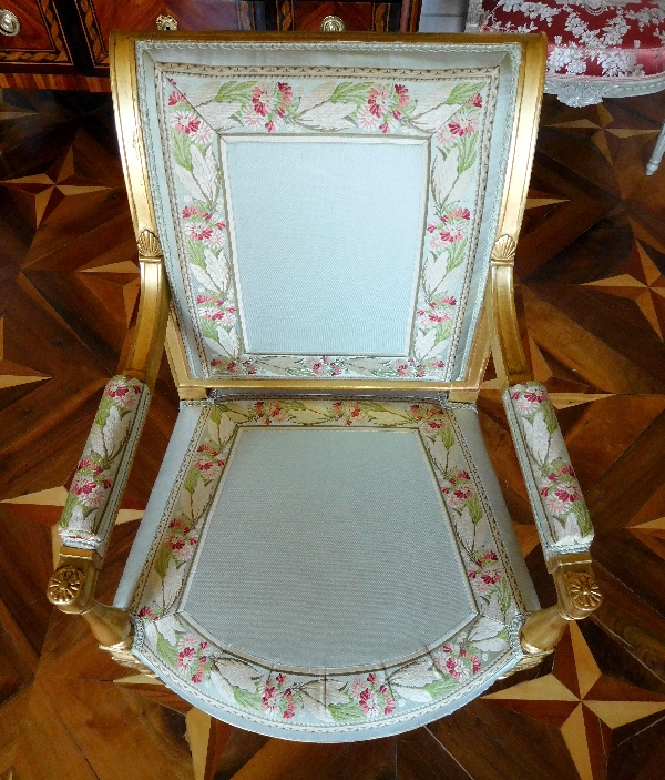 Paire de fauteuils d'apparat en bois doré d'époque Directoire, soie du Palais de l'Elysée