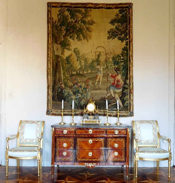 Paire de fauteuils d'apparat en bois doré d'époque Directoire, soie du Palais de l'Elysée