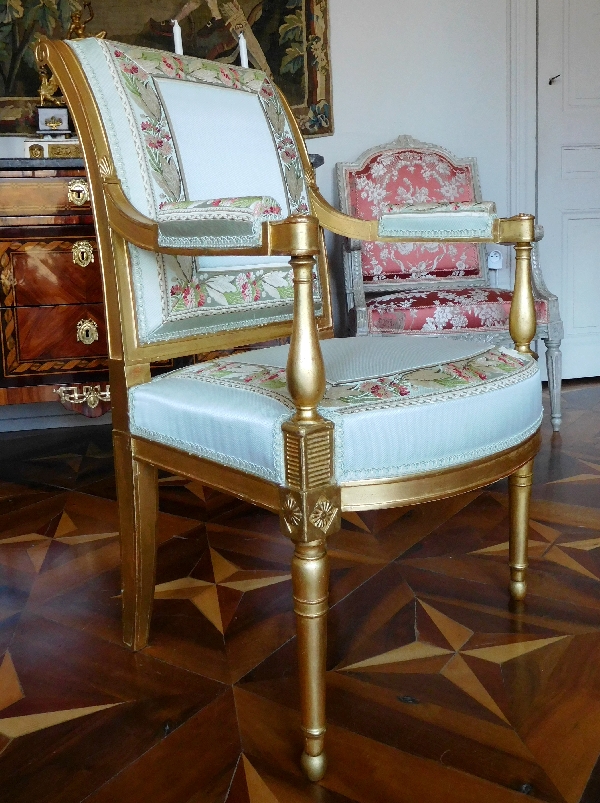 Paire de fauteuils d'apparat en bois doré d'époque Directoire, soie du Palais de l'Elysée