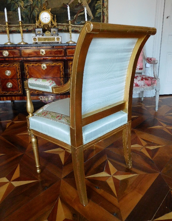 Paire de fauteuils d'apparat en bois doré d'époque Directoire, soie du Palais de l'Elysée