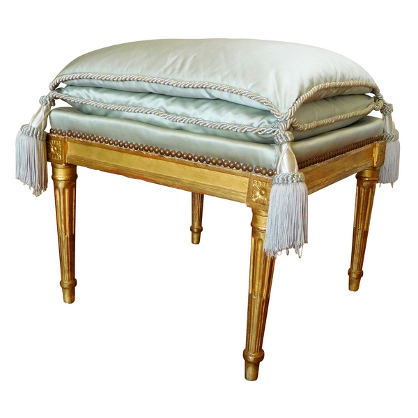 Tabouret en bois doré d'époque Louis XVI coussin de satin