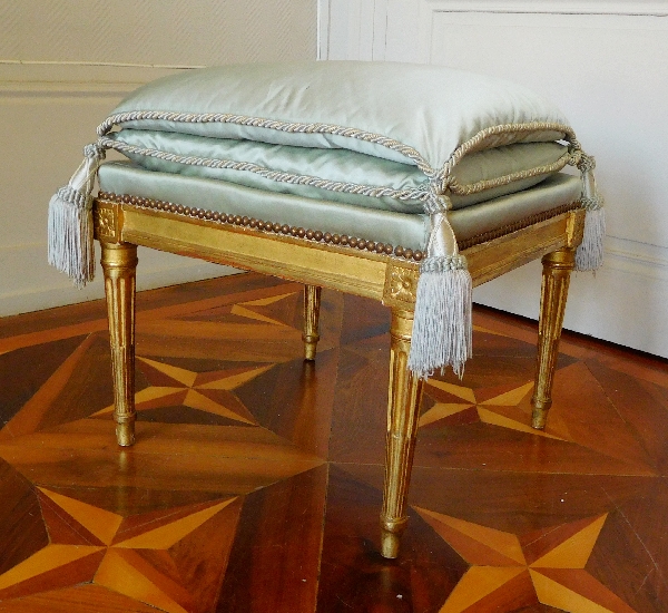 Louis XVI gilt wood stool, satin cushion, 18th century