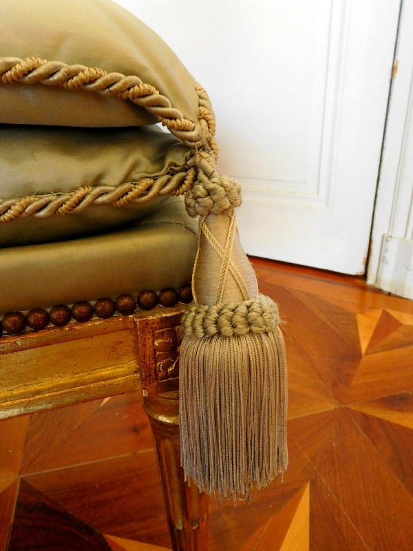 Louis XVI gilt wood stool, satin cushion, 18th century