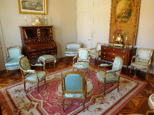 Louis XVI gilt wood stool, satin cushion, 18th century