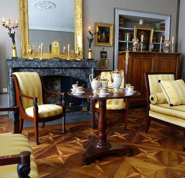 Mobilier de salon en acajou d'époque Directoire Consulat attribué à Demay