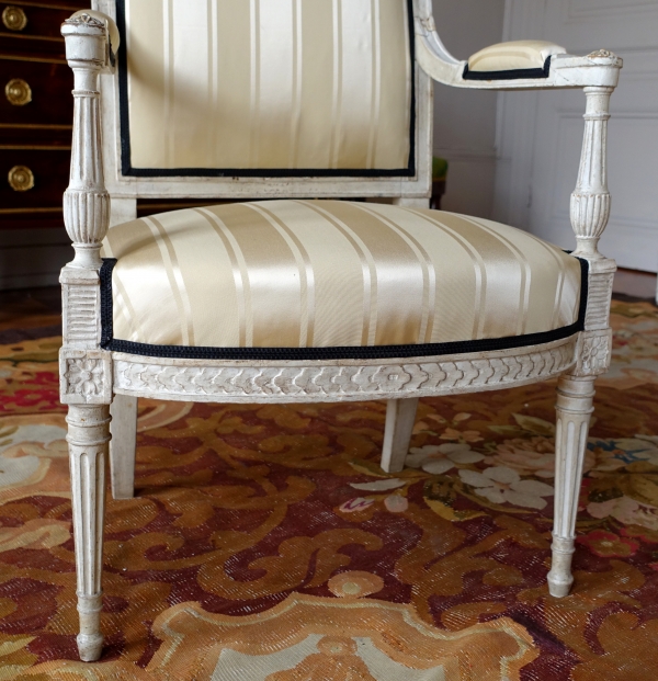 Directoire lacquered wood living room suite : a sofa and 4 armchairs - late 18th century