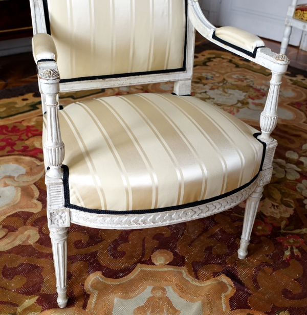 Directoire lacquered wood living room suite : a sofa and 4 armchairs - late 18th century