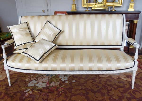 Directoire lacquered wood living room suite : a sofa and 4 armchairs - late 18th century