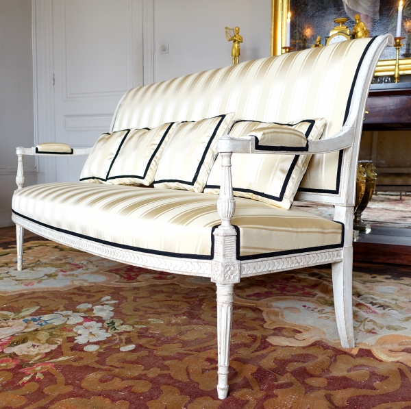 Directoire lacquered wood living room suite : a sofa and 4 armchairs - late 18th century