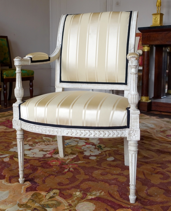 Directoire lacquered wood living room suite : a sofa and 4 armchairs - late 18th century