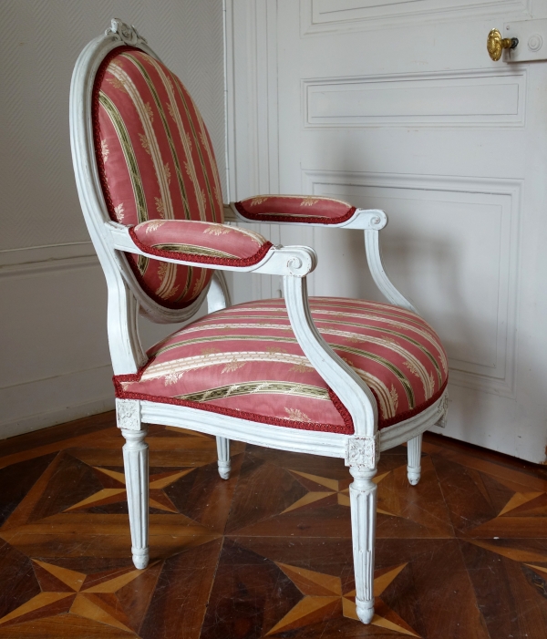 Louis XVI seats set : 6 laquered wood armchairs - 18th century circa 1780