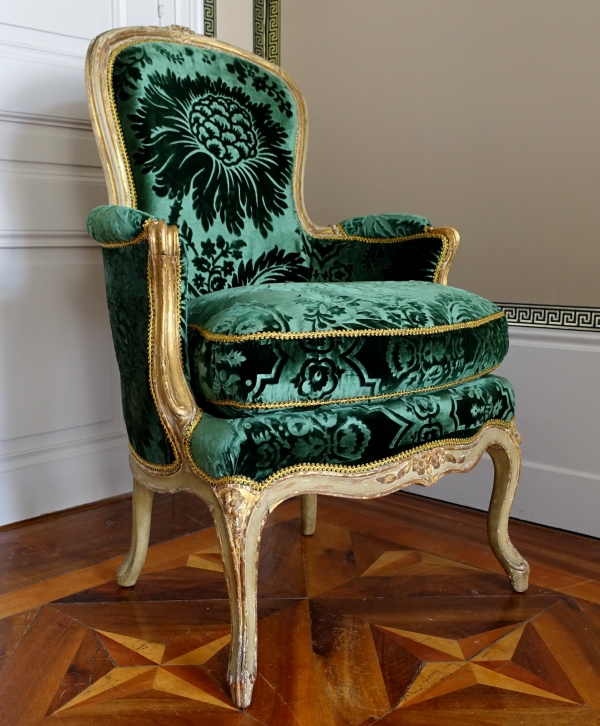 Louis Delanois - paire de bergères Louis XV en cabriolet - estampille - velours de soie
