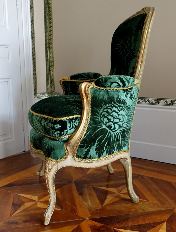 Louis Delanois - paire de bergères Louis XV en cabriolet - estampille - velours de soie