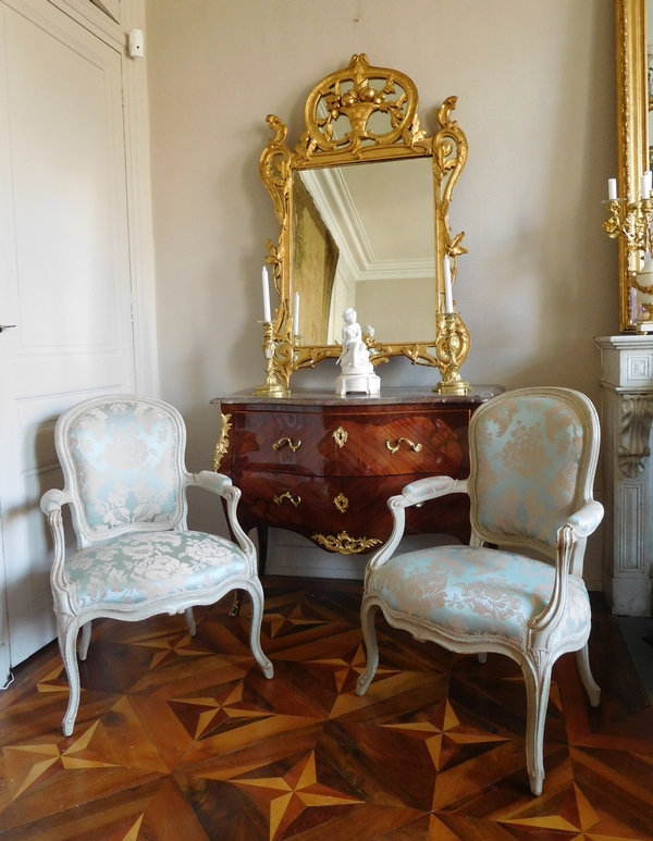Pierre-François-Joseph Corbisier : paire de fauteuils cabriolets d'époque Louis XV estampillés