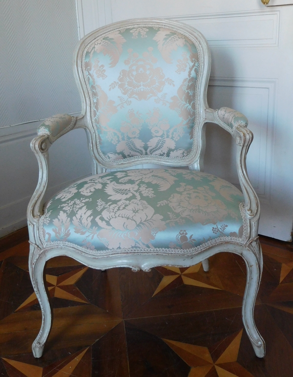 Pierre-François-Joseph Corbisier : pair of Louis XV cabriolet armchairs - stamped