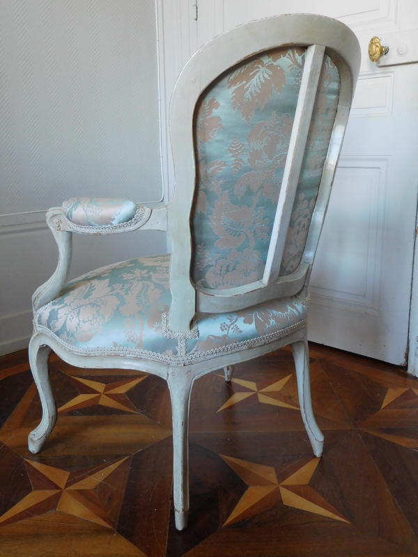 Pierre-François-Joseph Corbisier : pair of Louis XV cabriolet armchairs - stamped