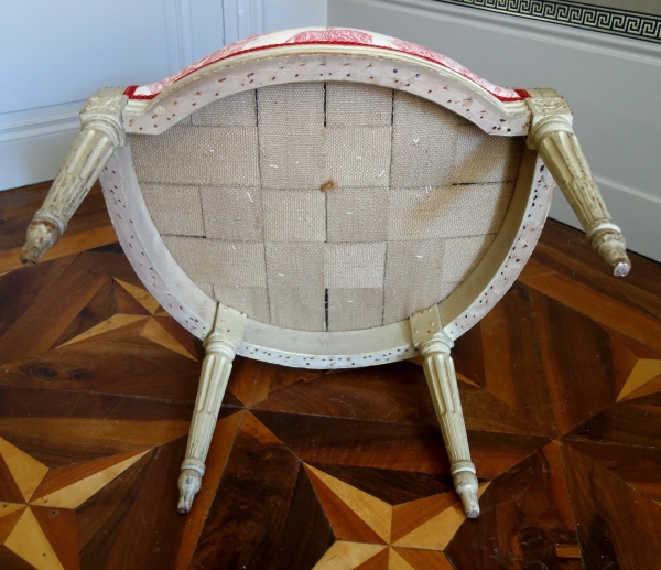 Paire de fauteuils cabriolets d'époque Louis XVI, toile de Jouy rose-rouge