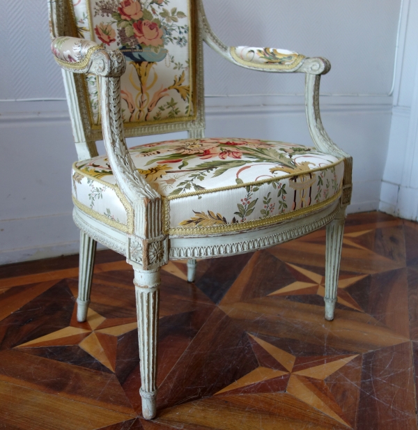 Claude Séné : paire de fauteuils cabriolets Louis XVI estampillés - lampas de soie Tassinari et Chatel