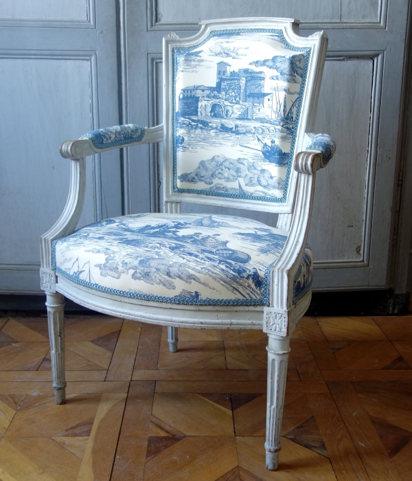 Paire de fauteuils cabriolets Louis XVI - toile de Jouy Guéthary - Guetaria