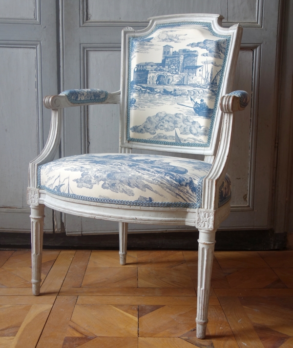 Paire de fauteuils cabriolets Louis XVI - toile de Jouy Guéthary - Guetaria