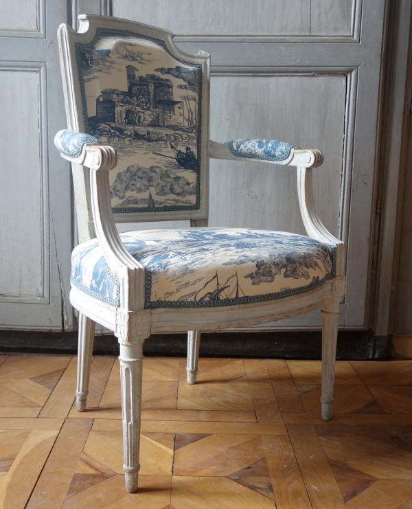 Paire de fauteuils cabriolets Louis XVI - toile de Jouy Guéthary - Guetaria