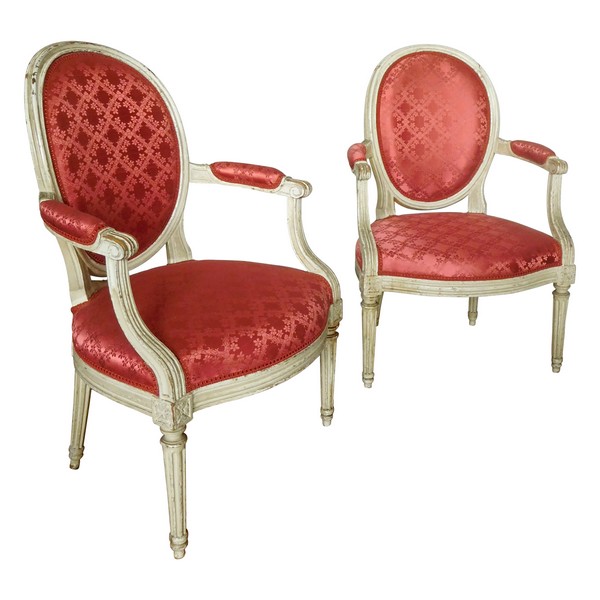 JB Lelarge : paire de fauteuils cabriolets médaillon d'époque Louis XVI