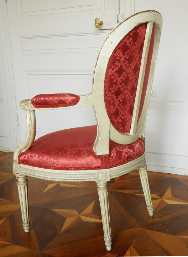 JB Lelarge : paire de fauteuils cabriolets médaillon d'époque Louis XVI