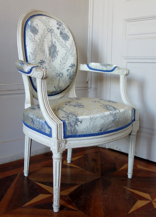 Pair of lacquered cabriolet armchairs, Louis XVI period - 18th century