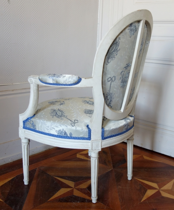 Pair of lacquered cabriolet armchairs, Louis XVI period - 18th century