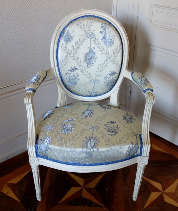 Pair of lacquered cabriolet armchairs, Louis XVI period - 18th century