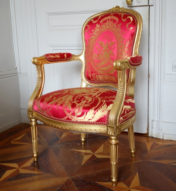 Paire de fauteuils Transition en bois doré - provenance famille de La Rochefoucauld au Château de Verteuil